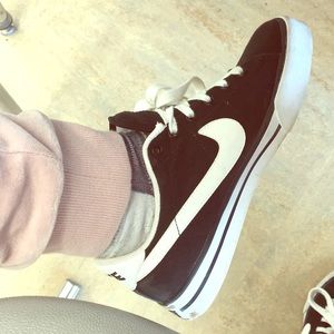 Nike, men’s skate shoe. Brand new hardly worn.